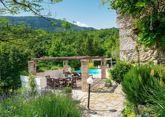 Vakantiehuis Luna By Interhome Brseč